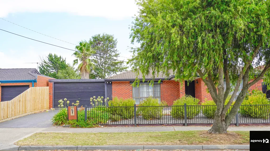 Stylish and Spacious Family Home in opposite to Presidents Park