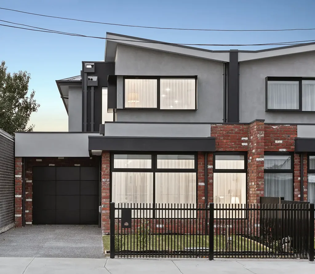 Altona North 4 Bedroom Sleek Townhouse Lifestyle Awaits