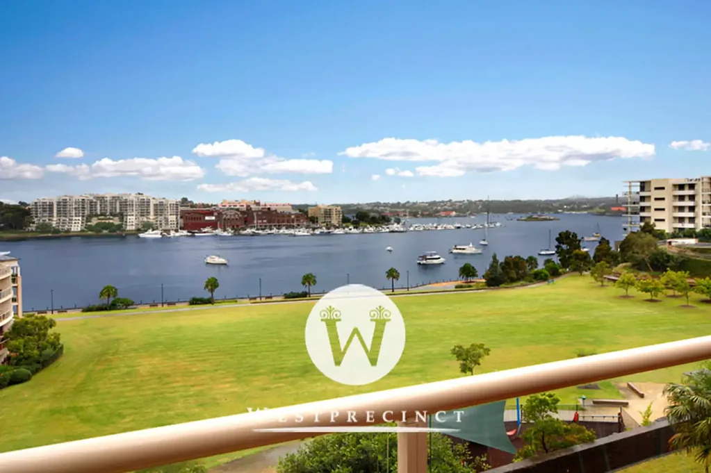 In transition? We offer fine furnished stays from 3 months +