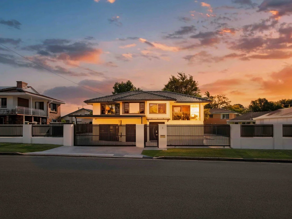 Sunnybank 5 Bedroom A Private Family Estate with Dual Living & Designer Renovations