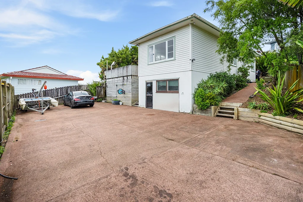 2/73 Keegan Drive, Massey, Waitakere City, Auckland