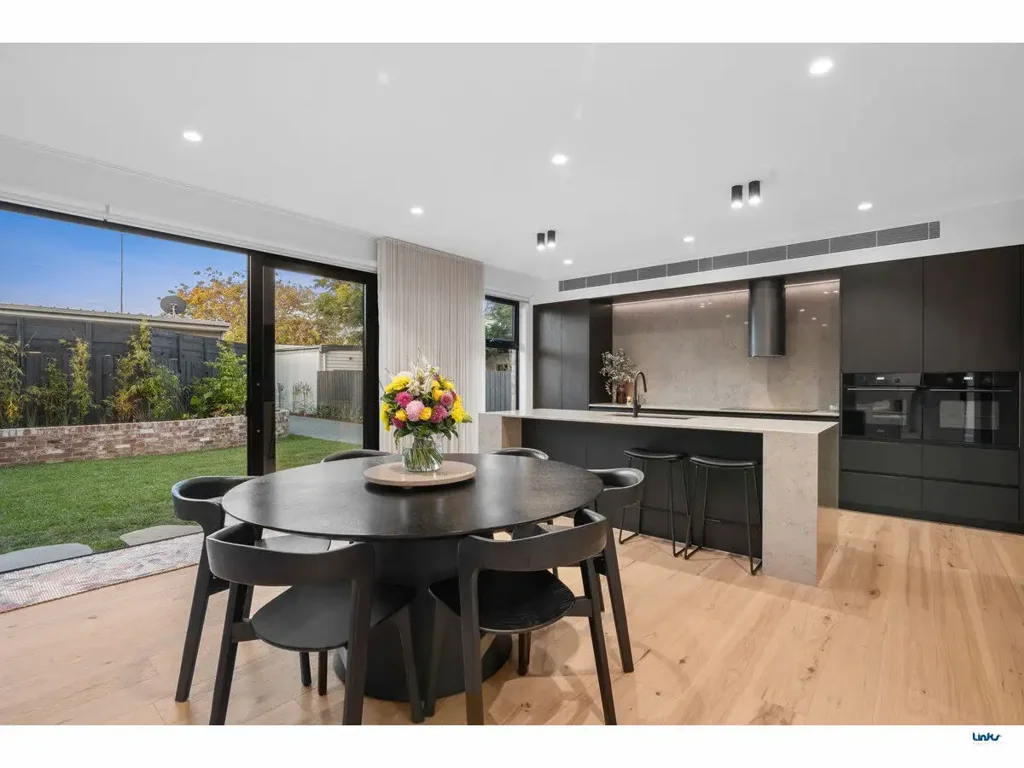 Torquay 4Kwarto Luxury Living in the Heart of Old Torquay
