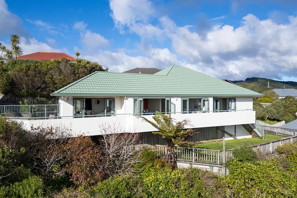 Karori 3Zimmer MODERN & SUNNY WITH VIEWS IN KARORI