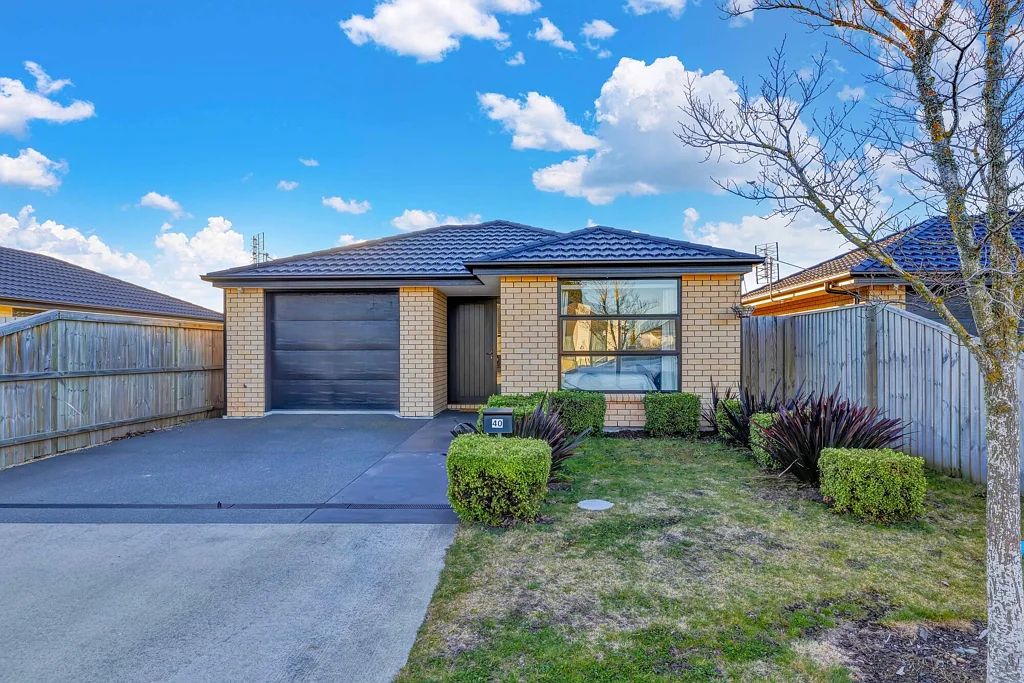 Woodend 3 Slaapkamer Modern, Low-Maintenance Living - Motivated Vendor