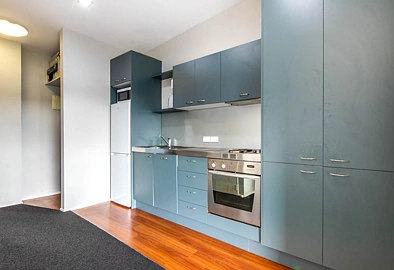 1-Bedroom flat with carpark and view