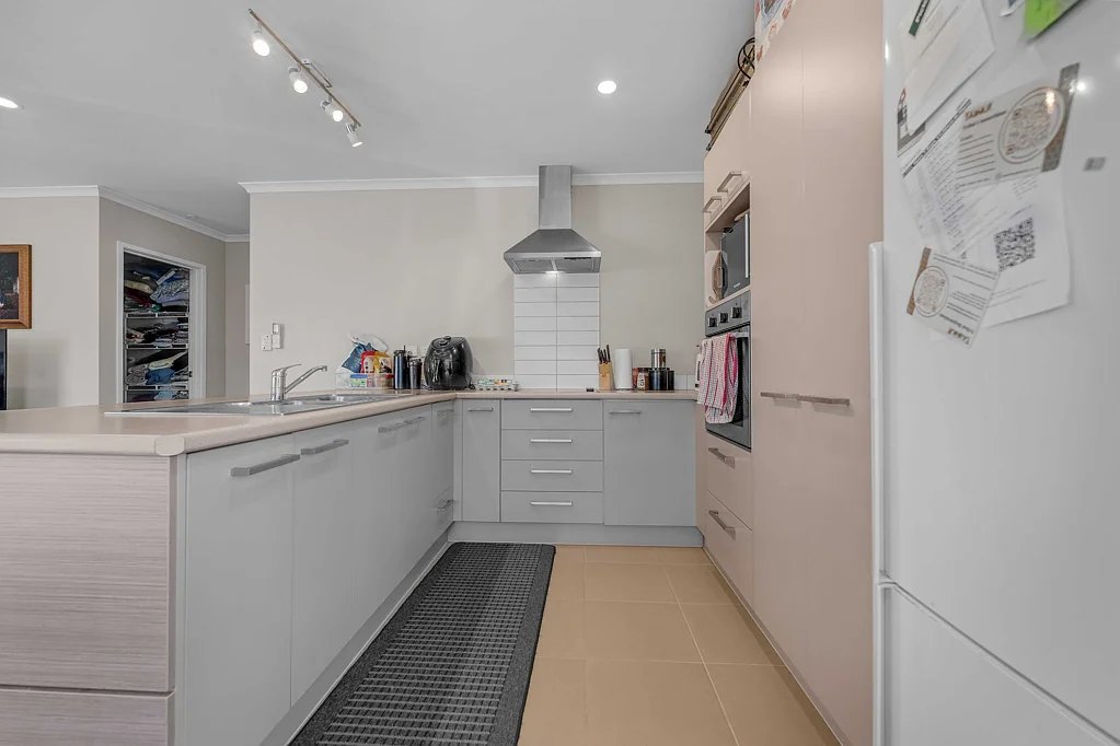 Papakura 4房  Modern 4 Bedroom Home in Prime Location!