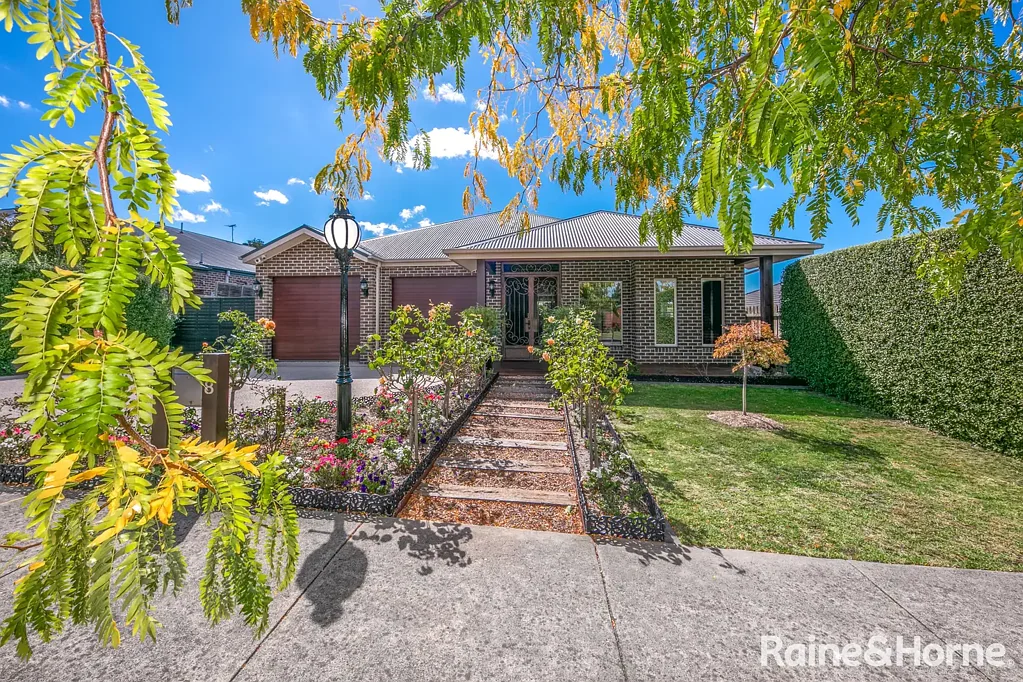 8 Tuxedo Drive, Gisborne, VIC 3437