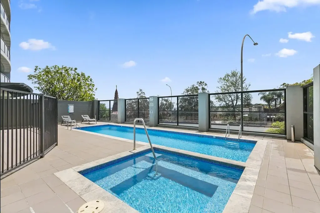 LUX TWO BEDROOM + TWO BATHROOM + LARGE BALCONY + POOL + SPA + GYM