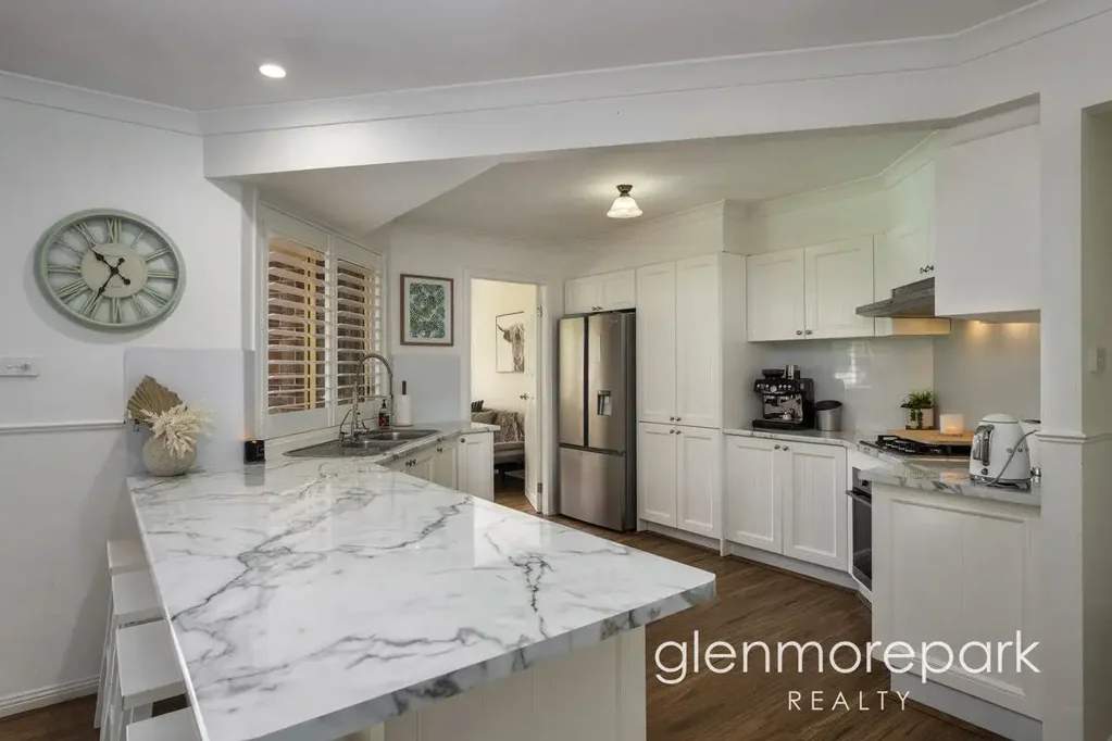 Glenmore Park 5 Slaapkamer Welcome Home - An Exceptional Family Lifestyle Awaits | Inspection By Appointment