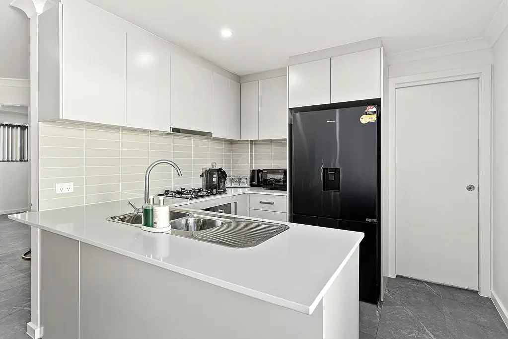 Albion Park Rail 3房  Stylish Convenient Living