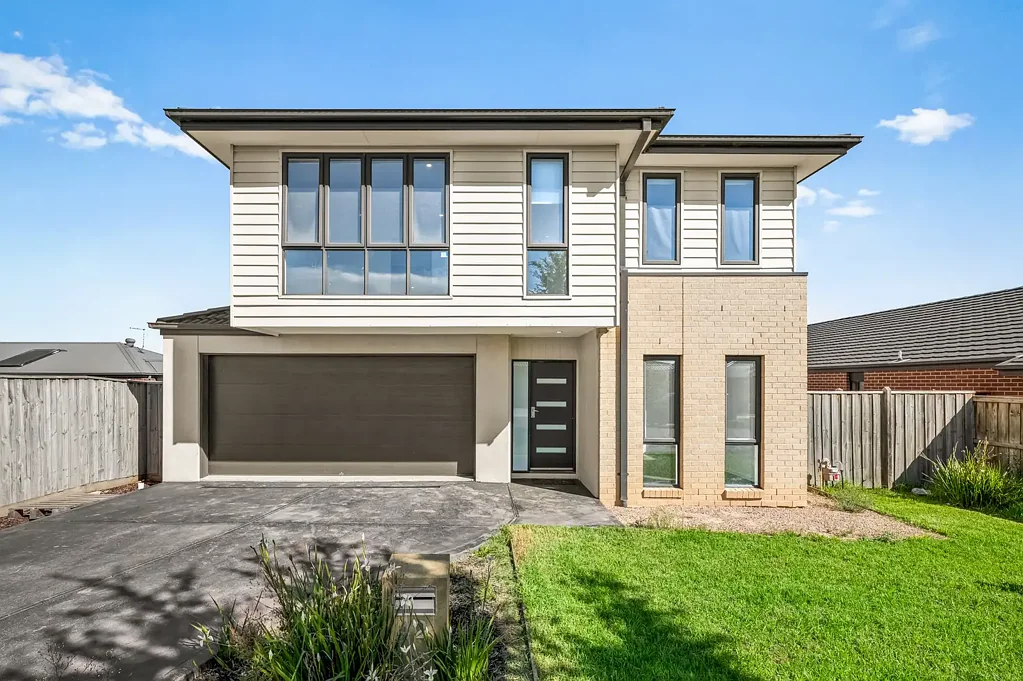 42 Kalbian Drive, Clyde North, VIC 3978