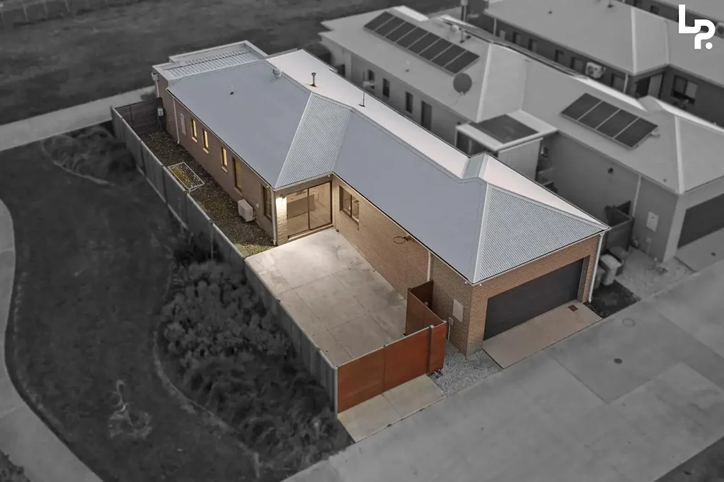 24 Precinct Walk, Clyde North, VIC 3978