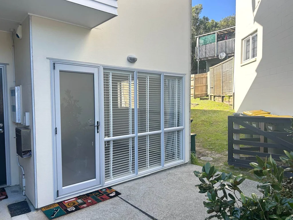 GROUND FLOOR STUDIO APARTMENT