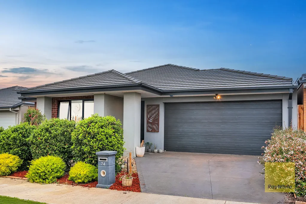 74 Bromley Circuit, Thornhill Park, VIC 3335