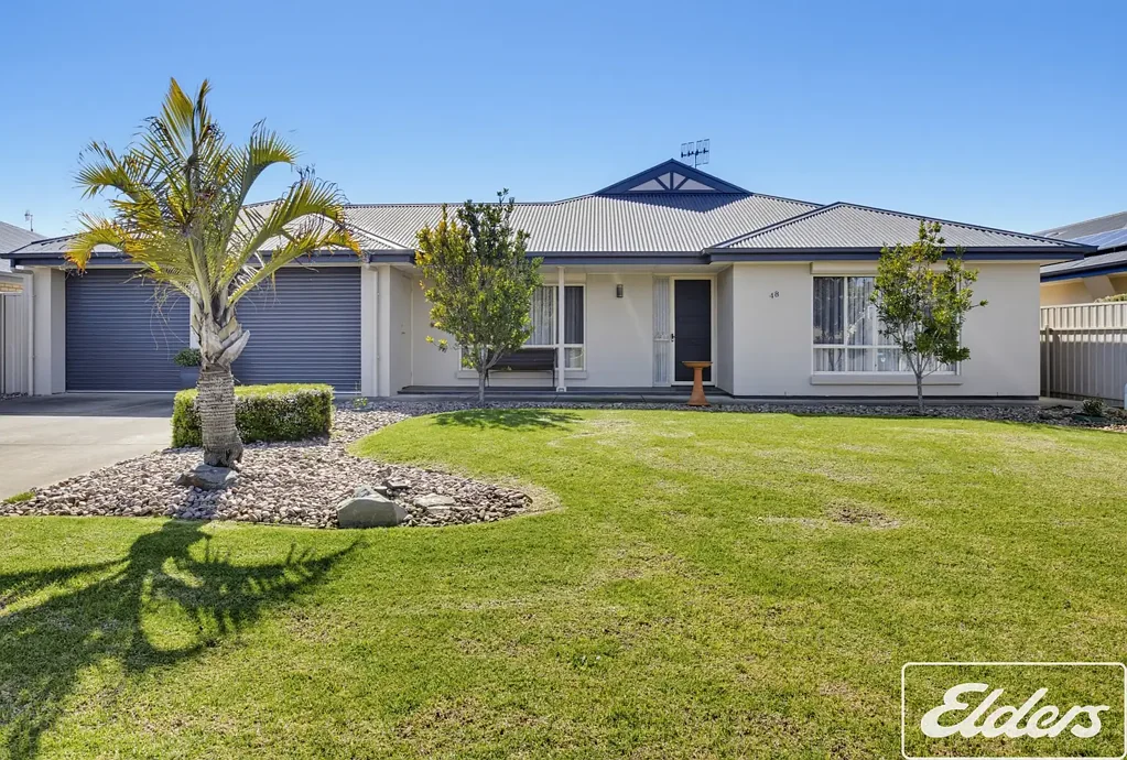 Hindmarsh Island 5房  Spacious Inside and Out - A Home Designed for Family Living.
