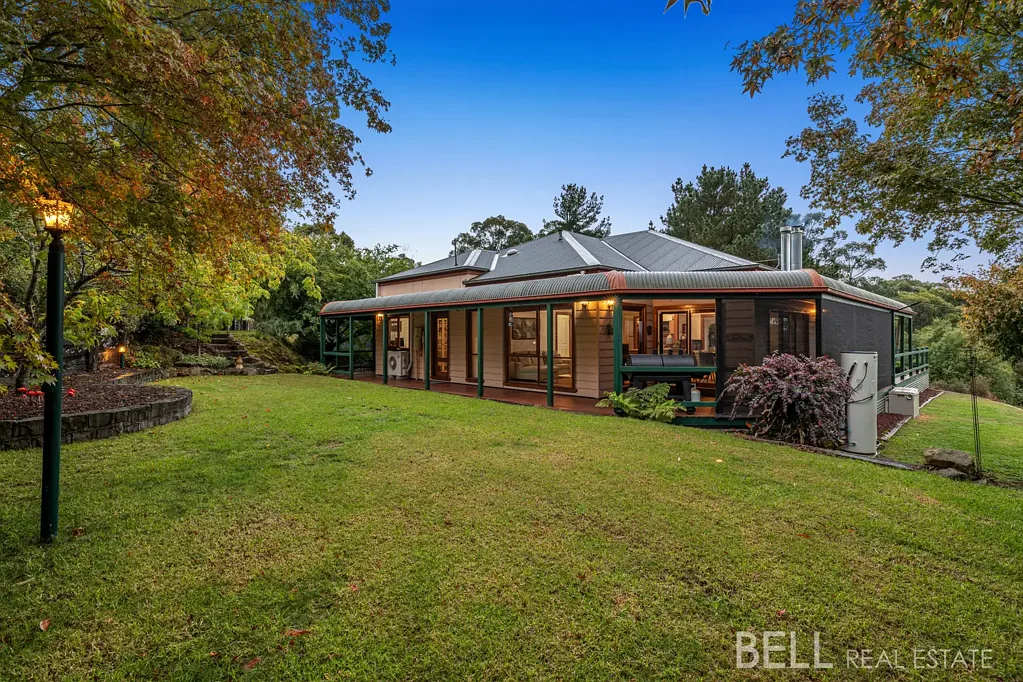 Silvan 4房  一个有特色和实力的乡村梦想，占地3.8英亩  A Country Dream with Character & Capability on 3.8 Acres