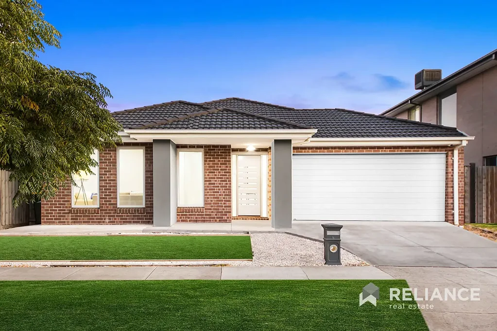 16 Roundhay Crescent, Point Cook, VIC 3030
