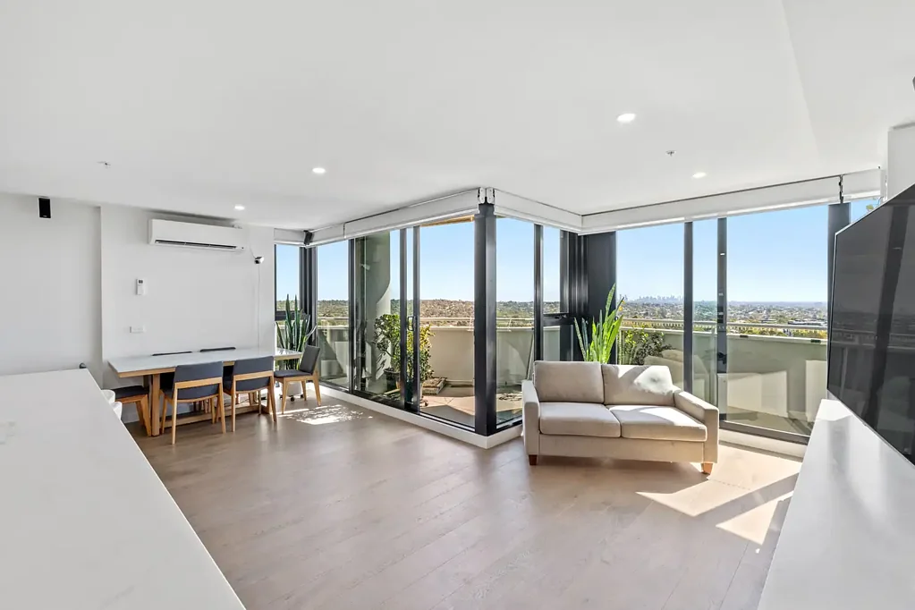 Doncaster 3 Bedroom Pinnacle Perfection: A Sophisticated Haven on Doncaster Hill