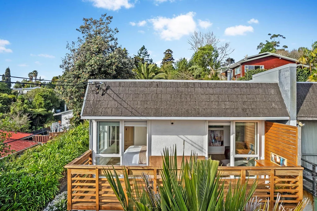 Sunnyvale 1Moenga One Bedroom Plus Sleepout