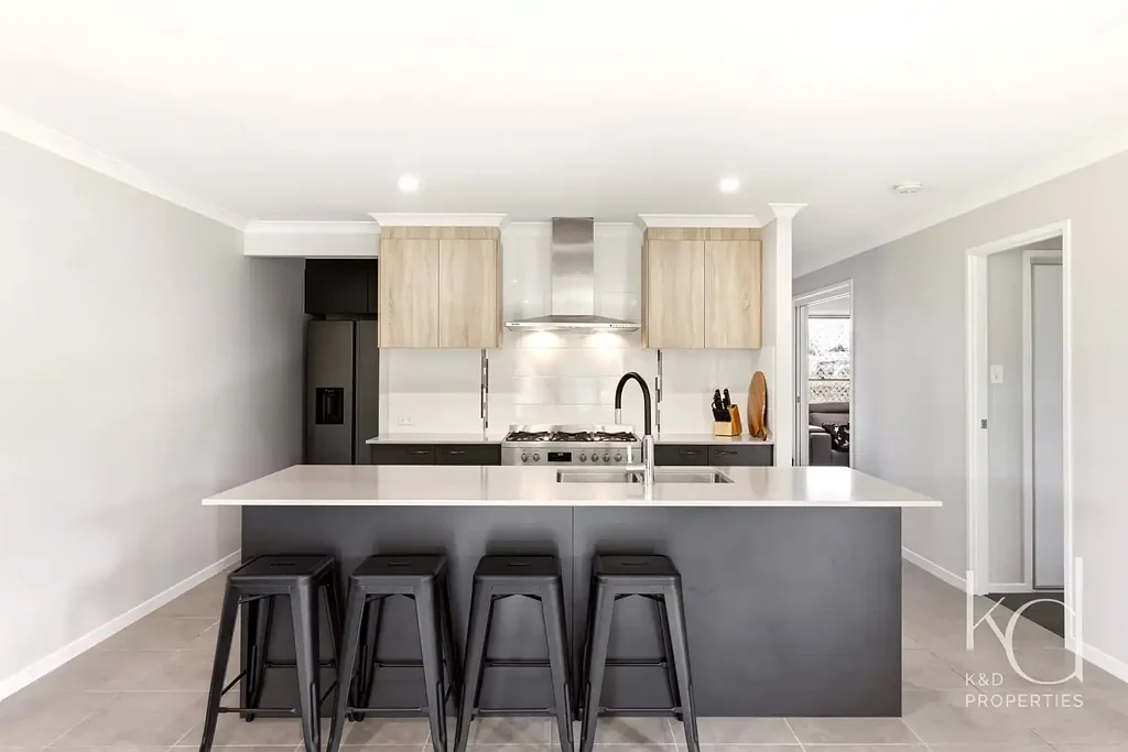 Caboolture 4chambre Relaxed Family Living With a Leafy Outlook