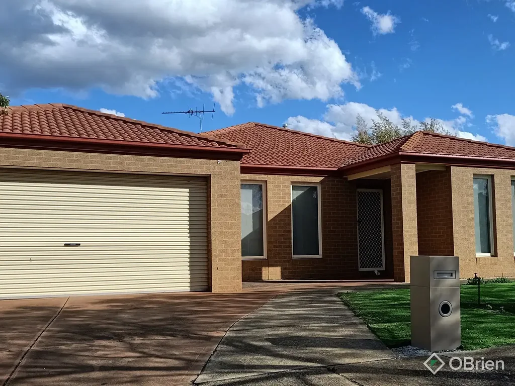Spacious & Stylish Family Living in the Heart of Derrimut