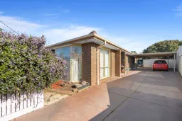 6 Dampier Court, Epping