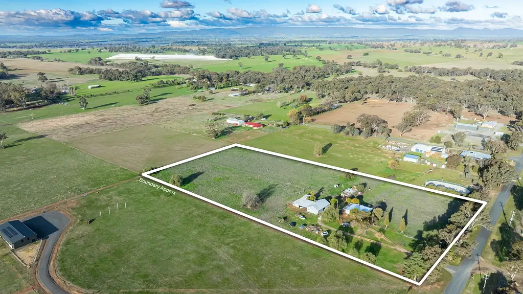 Walla Walla Flat, Usable Acreage with Dual Living Potential