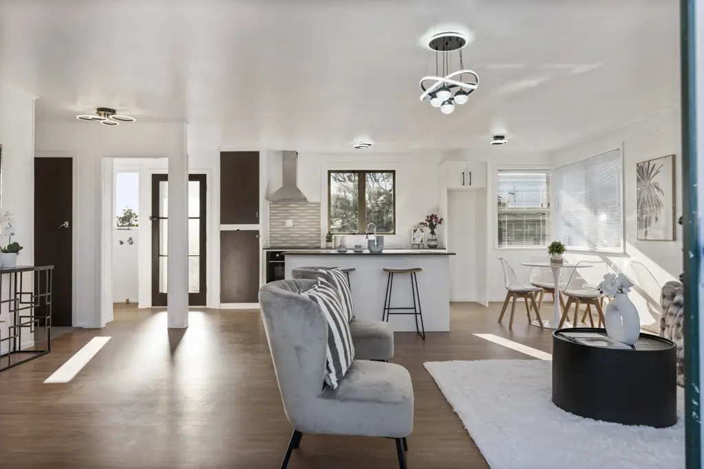 Otahuhu 3Phòng ngủ Renovated & Ready to Move In - 622sqm of Potential