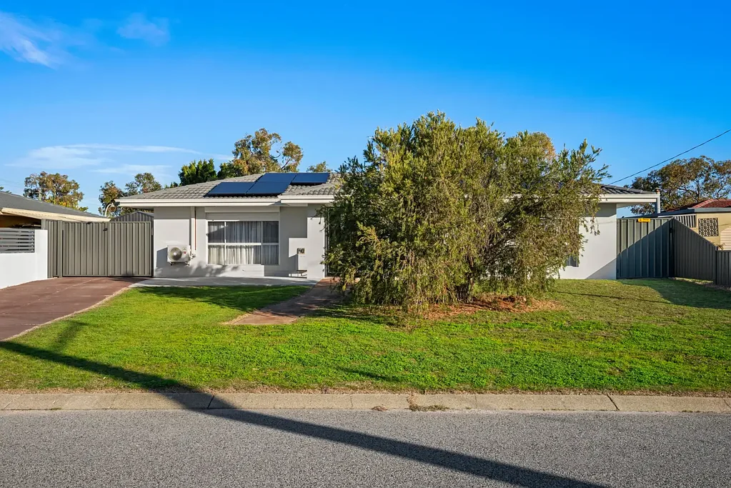 Rockingham 3 Bedroom Generous block, great location, endless possibilities.