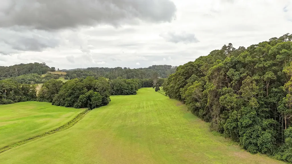 Diddillibah 2Kwarto Private Acreage Retreat with Shed, Creek Frontage & Town Water