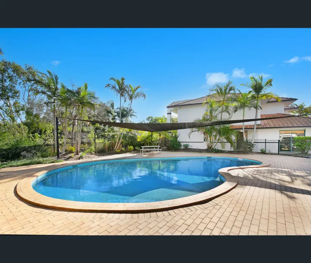 FULLY FURNISHED AND PET FRIENDLY INCL AMENITIES**