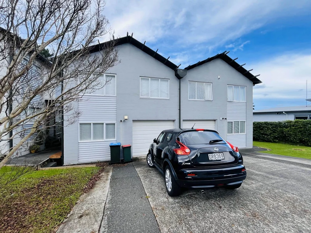 Spacious 3 bedrooms Home with Study Room in Pr...