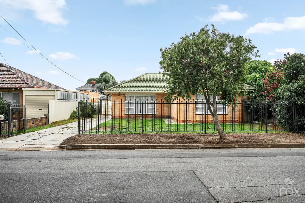 Campbelltown 3Zimmer Endless Potential on a Generous Allotment in the Heart of Campbelltown