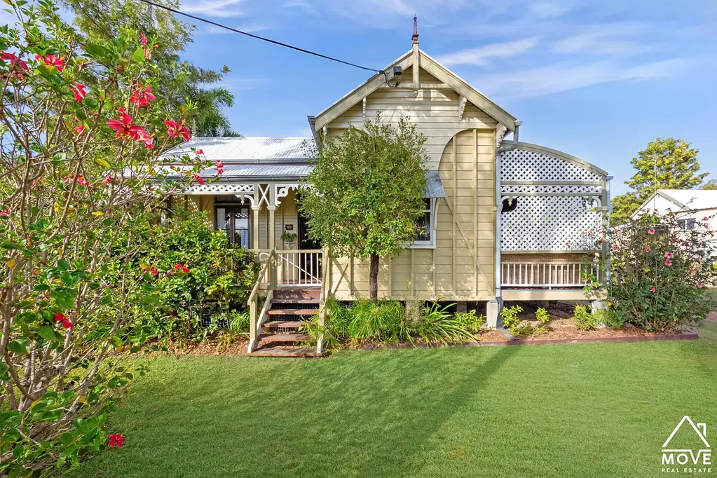 Charters Towers City 5Kwarto Character Home with Huge Shed & 17.6kW Solar