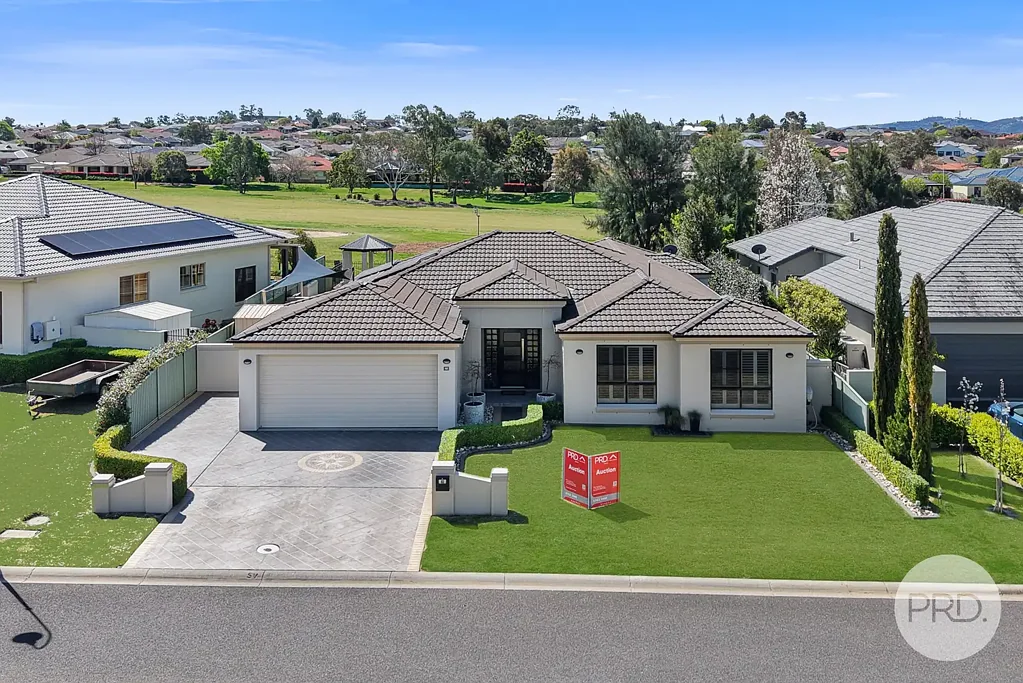 82 The Grange, Tamworth, NSW 2340