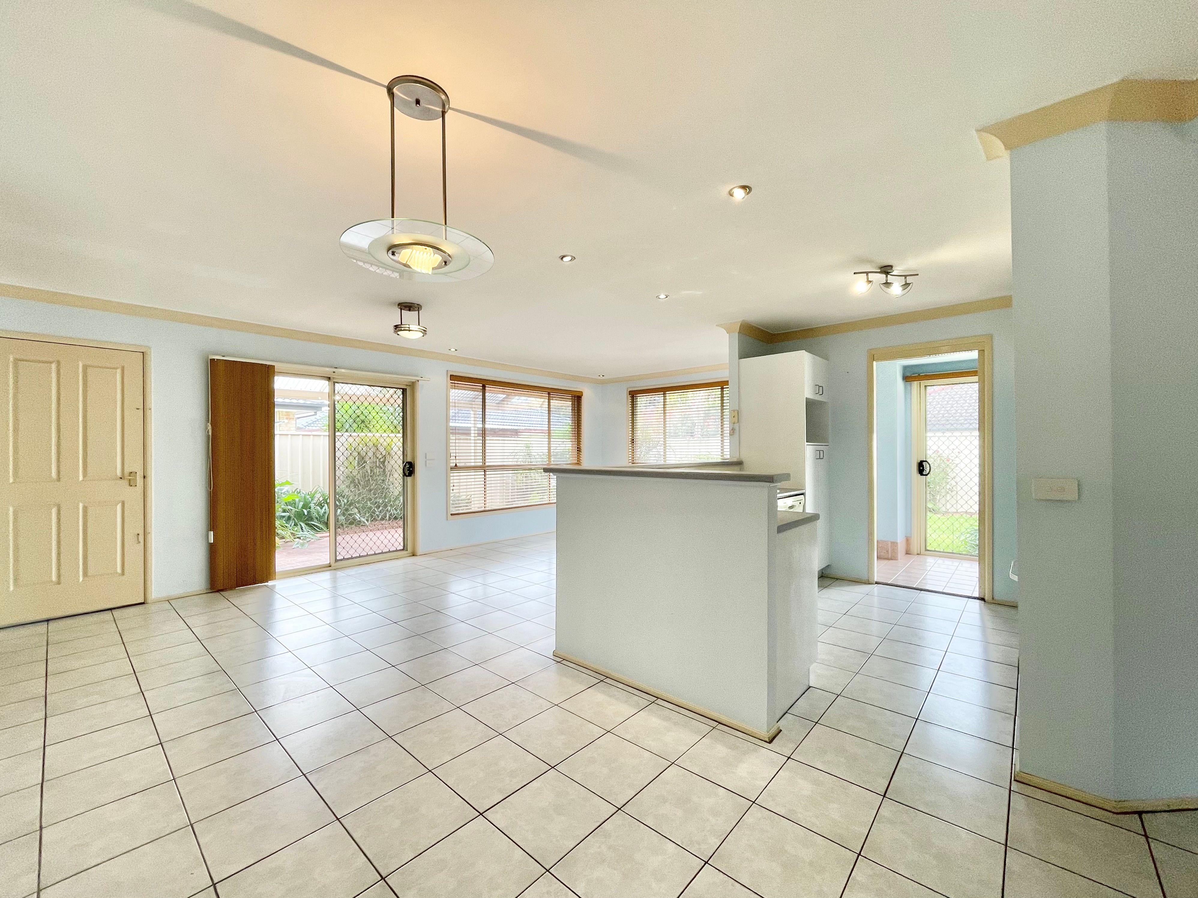 8 GUNARA TCE, GLENMORE PARK NSW 2745, 0部屋, 0バスルーム, House