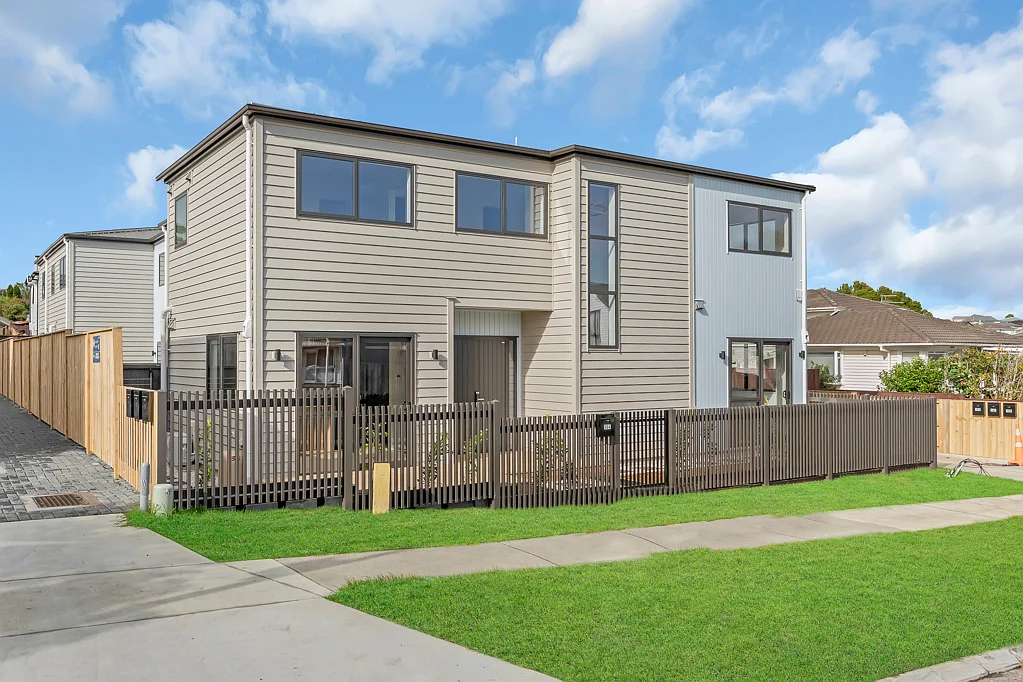 Bucklands Beach 4chambre Brand New Builds in Macleans Primary