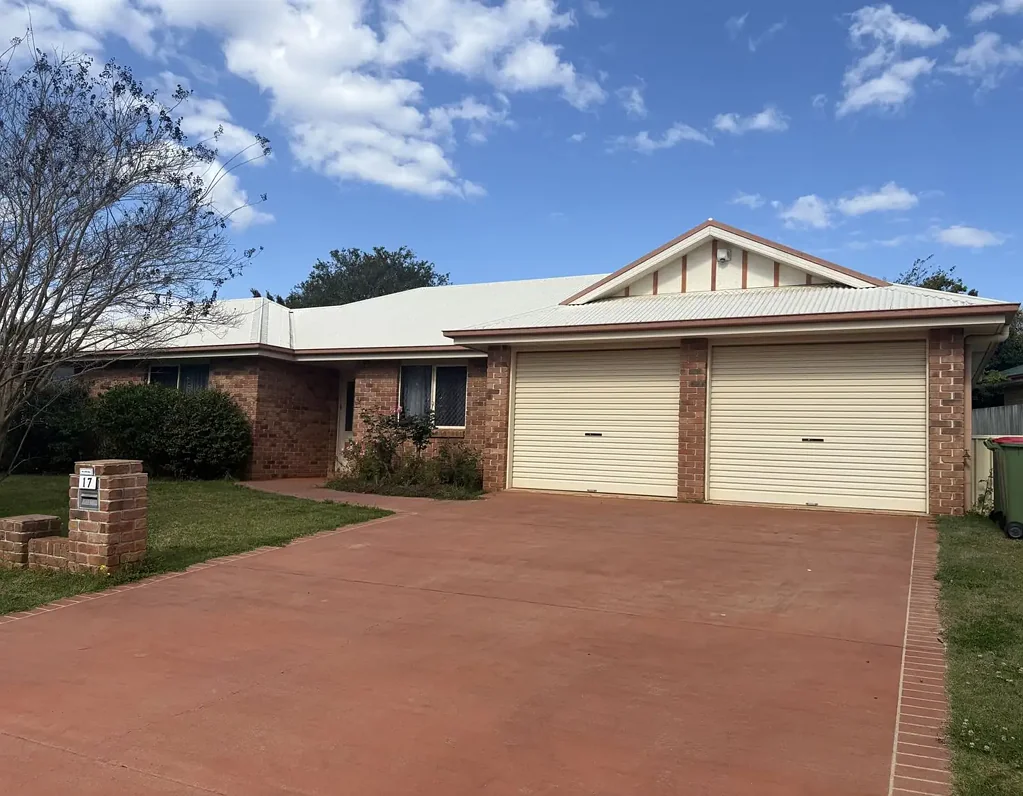 17 Ravenscourt Street, Centenary Heights, QLD 4350