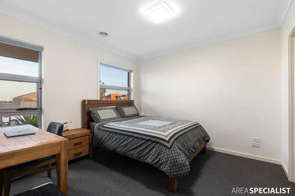 Stylish 4-Bedroom Family Home in Catalina Estate...