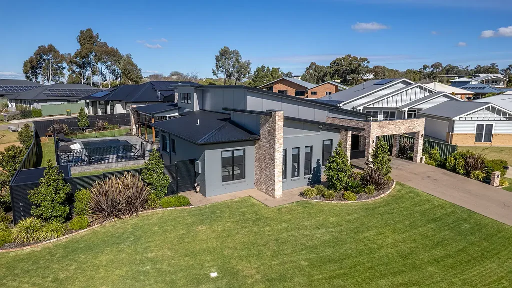 Dubbo 5房  The Epitome of Elegance in a Premier Spot - 2 Briarwood Close