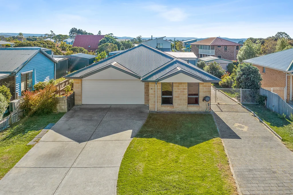 Swansea 3房  Spacious, Versatile & Ideally Located