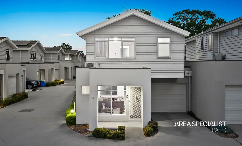 15 Sunnyoaks Lane, Hampton Park, VIC 3976