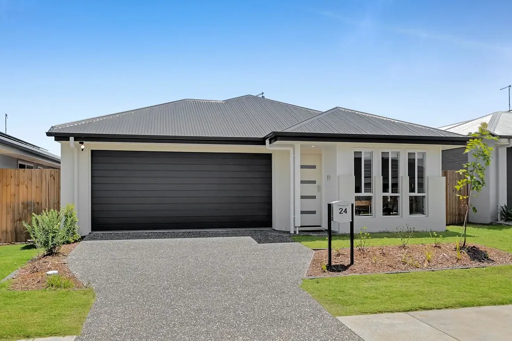 South Maclean 4બેડરૂમ Modern Lifestyle in This Near-New 4-Bed Beauty