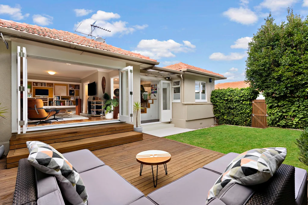 Bayswater 3 Bedroom Cool and Creative Living in Bayswater