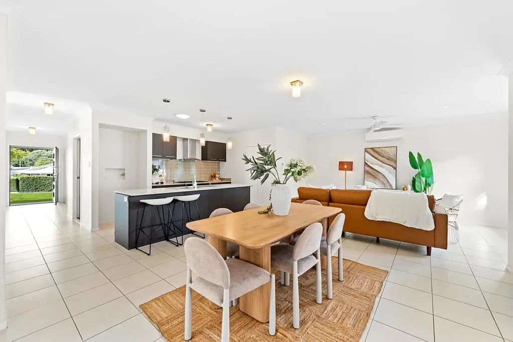 Bli Bli 4Kwarto Light-Filled Modern Living in Family-Friendly Parklakes