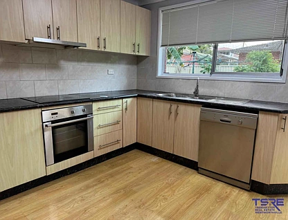 21 Bombala Sreet, Pendle Hill, Parramatta (Northwest suburbs), 4 غرف, 1 حمامات, House