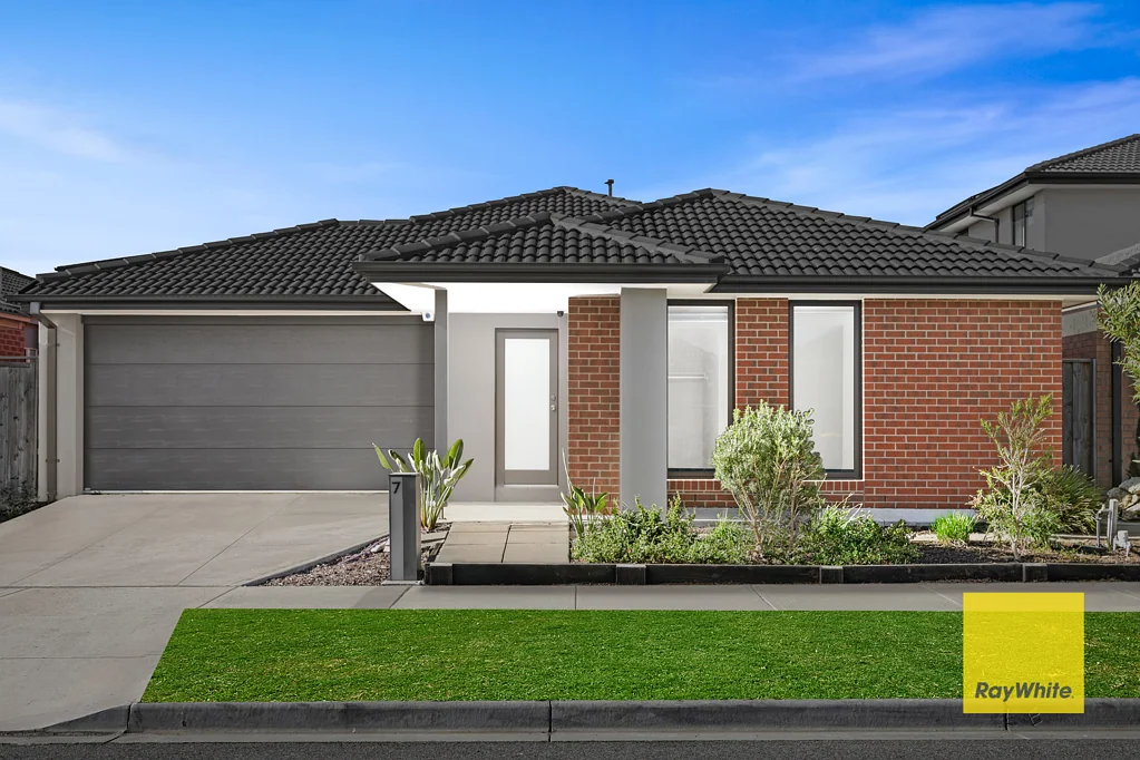 Mickleham 4部屋 Stylish Family Living with Space, Comfort & Everyday Convenience