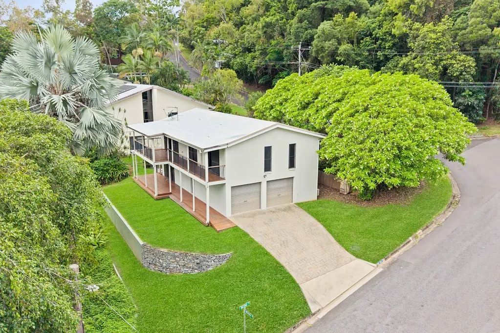 Smithfield 4 Bedroom 4 CAR GARAGE, GRANNY FLAT, OCEAN VIEWS