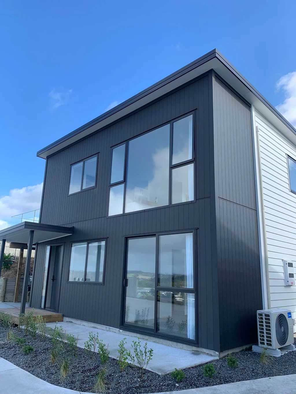 Entertainer in Mangawhai Heads