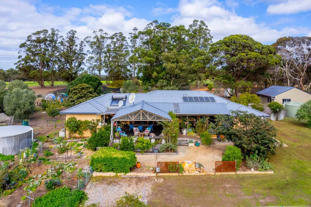 Mount Barker LIFESTYLE OPPORTUNITY AWAITS